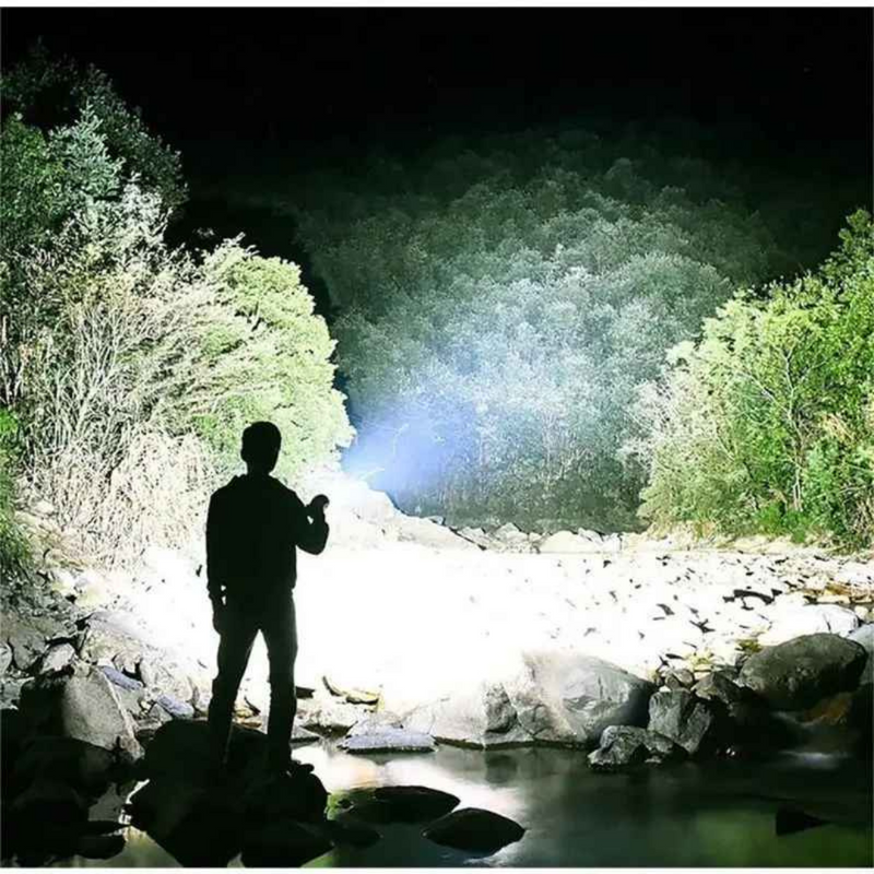 Lanterna com 4 LEDs  Usb Recarregável, Alta Potência - Vectro