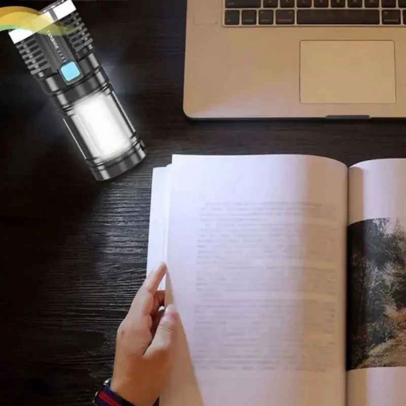 Lanterna com 4 LEDs  Usb Recarregável, Alta Potência - Vectro